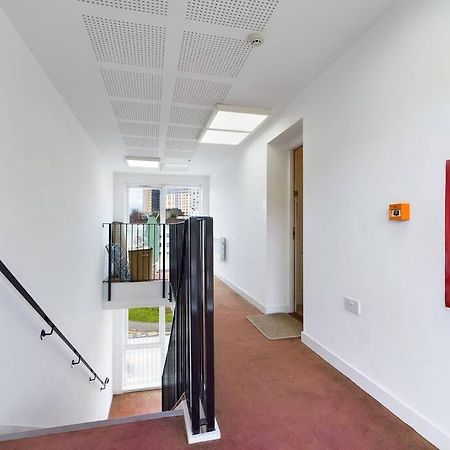 Chic City Centre Apartment With Allocated Parking Swansea Luaran gambar