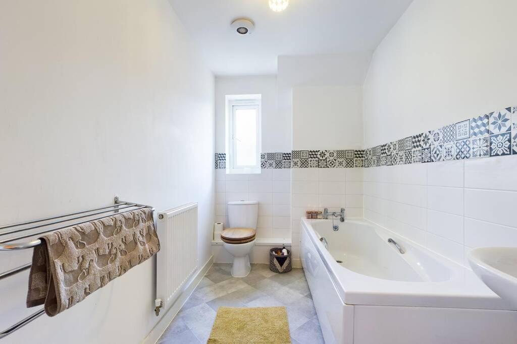 Chic City Centre Apartment With Allocated Parking Swansea Luaran gambar