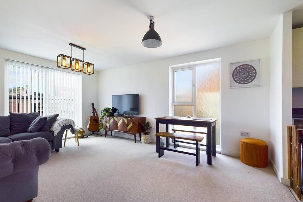 Chic City Centre Apartment With Allocated Parking Swansea Luaran gambar