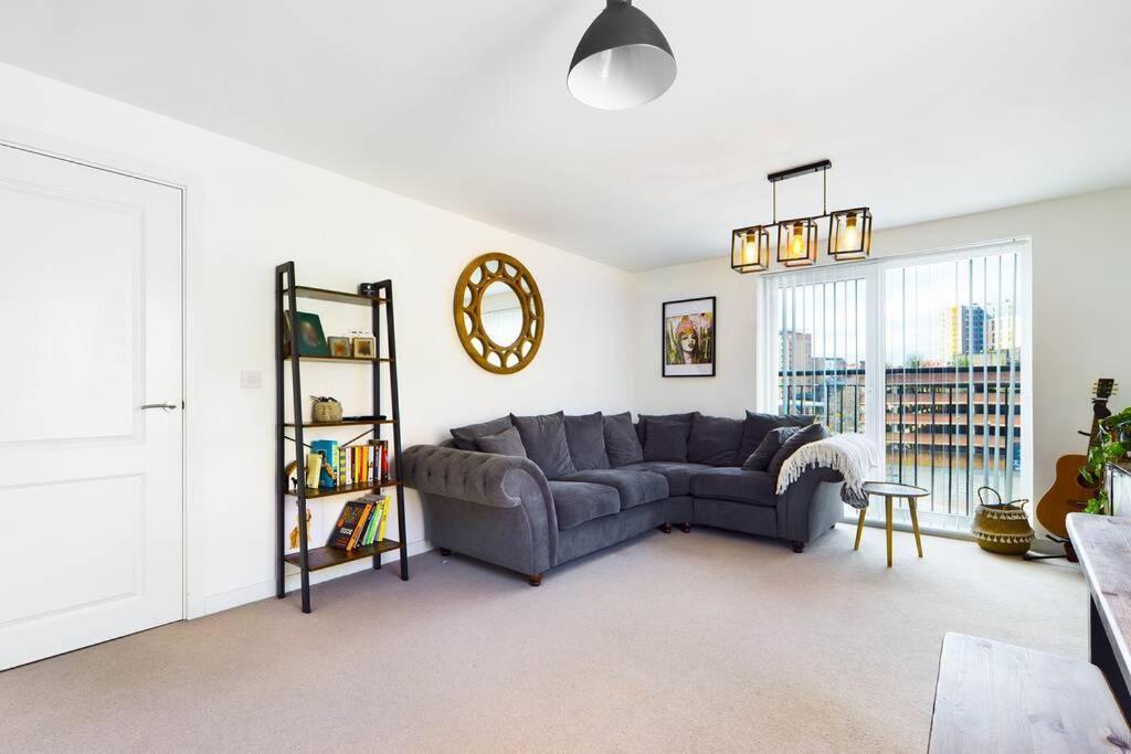 Chic City Centre Apartment With Allocated Parking Swansea Luaran gambar